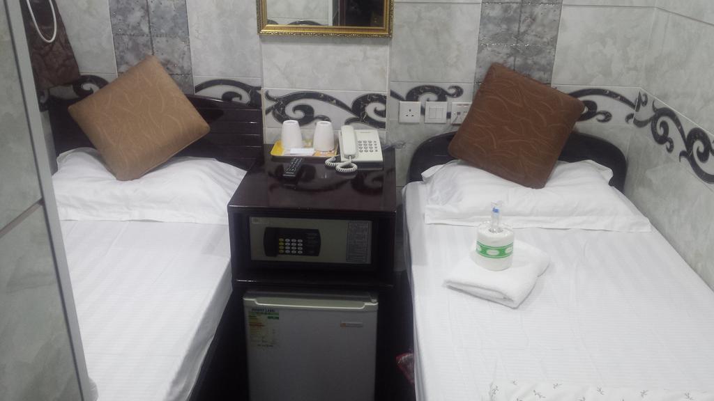 Gold Sparrow Hotel Хонконг Екстериор снимка
