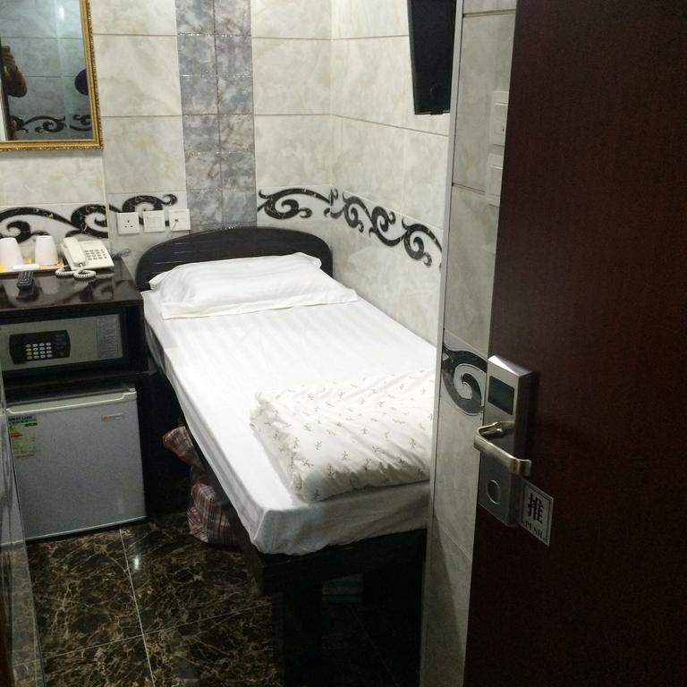 Gold Sparrow Hotel Хонконг Екстериор снимка