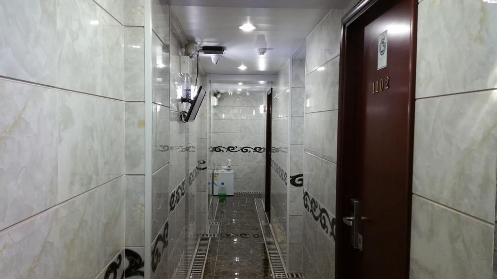 Gold Sparrow Hotel Хонконг Екстериор снимка